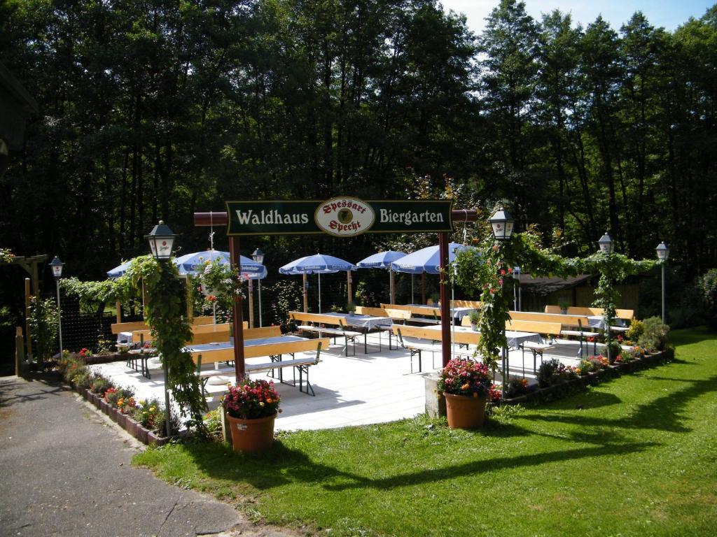 Hotel Waldhaus Mespelbrunn Exterior photo