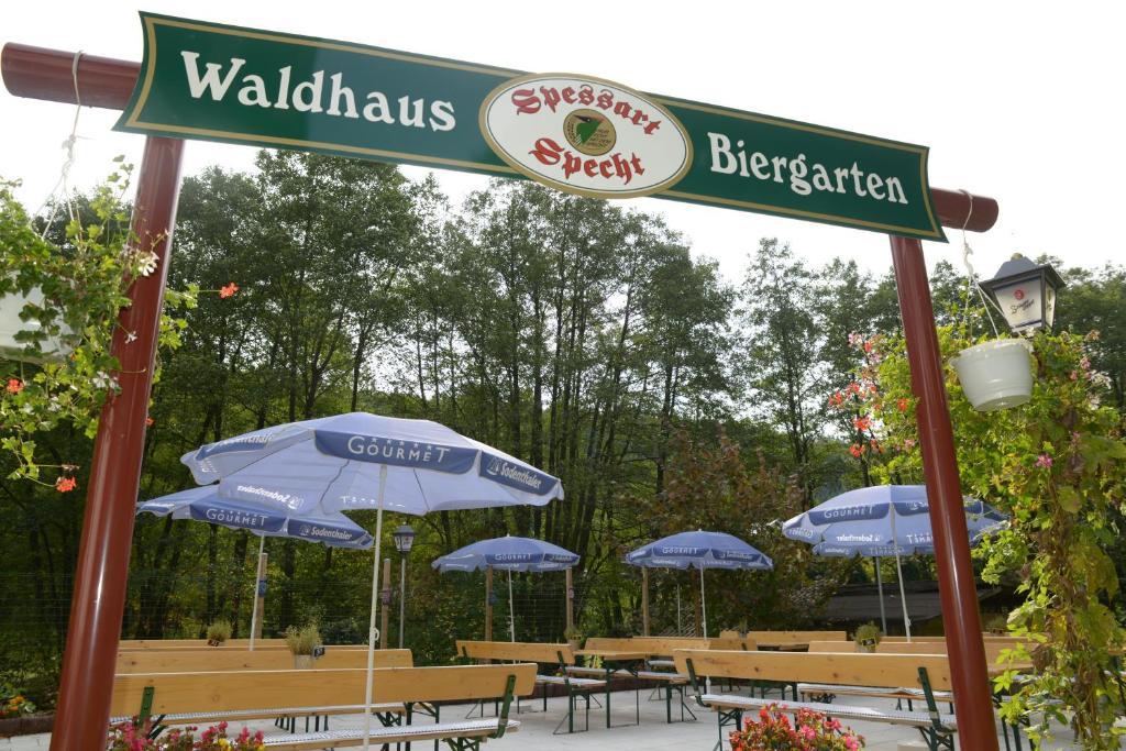 Hotel Waldhaus Mespelbrunn Exterior photo