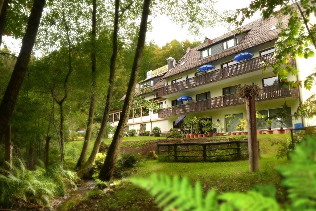 Hotel Waldhaus Mespelbrunn Exterior photo