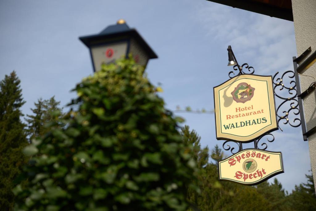 Hotel Waldhaus Mespelbrunn Exterior photo